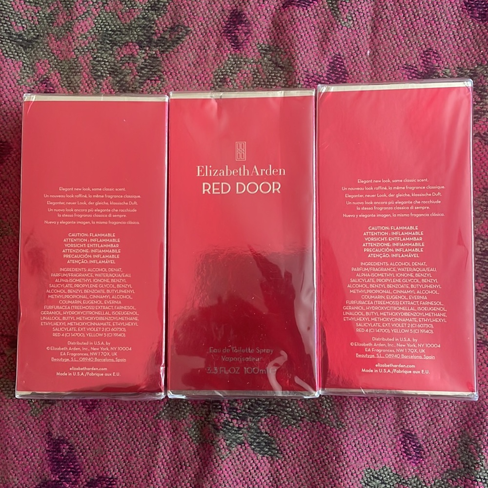Red Door (Elizabeth Arden) Perfume Fragrance - Picture 4 of 5
